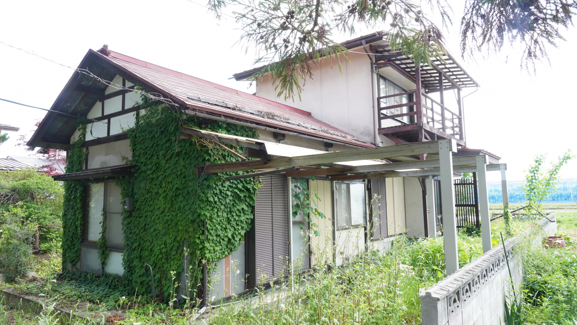 空き家リスク「知っている」75.7%でも対策なしが最多 特定空き家で固定資産税最大6倍の落とし穴