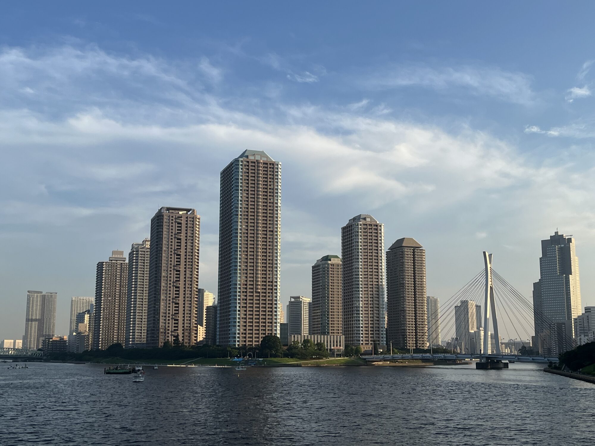 首都圏中古マンション㎡単価3.8％下落、バブル期下回る　成約は連続減、在庫積み上がる【2026年8月／東日本レインズ】